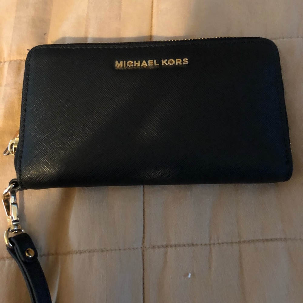 Michael Kors Wristlet Wallet